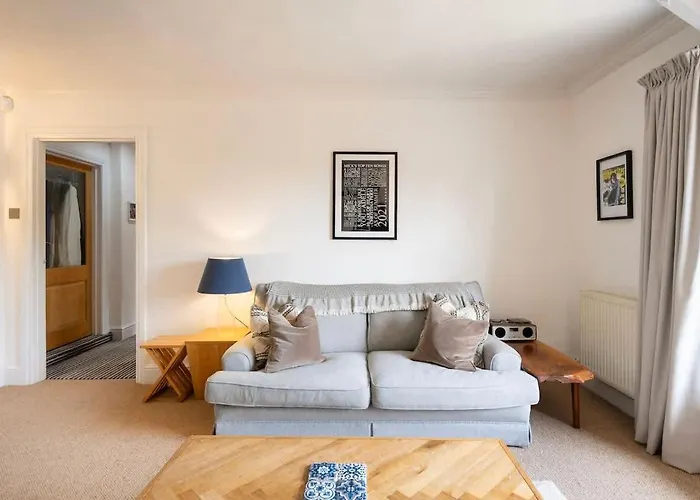 The Mews Flat, Near Clifton Suspension Bridge